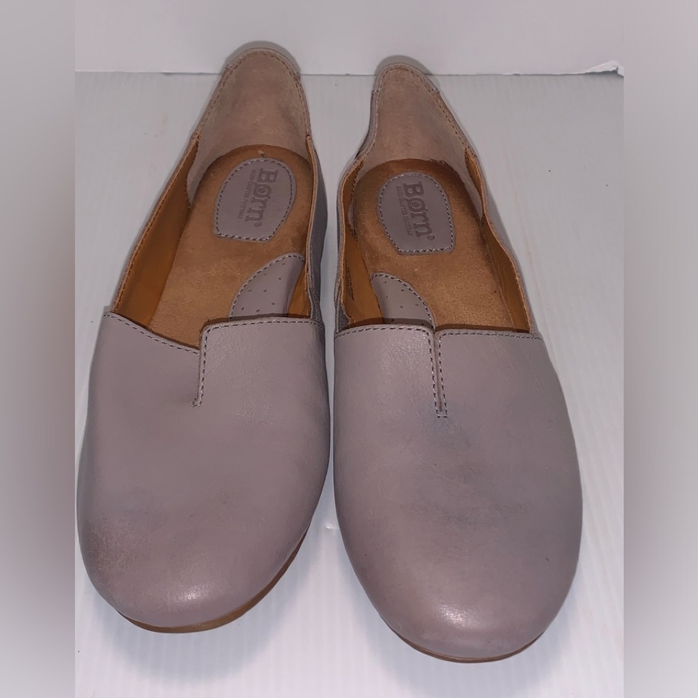 Born Women’s Slip-ons Size 9 M Flats- Leather Round Toe Casual Comfort Shoes